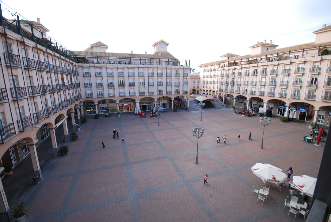 El Ayuntamiento de Elda instalará sensores permanentes para medir la calidad del aire, el nivel de ruido y la afluencia de personas en espacios públicos